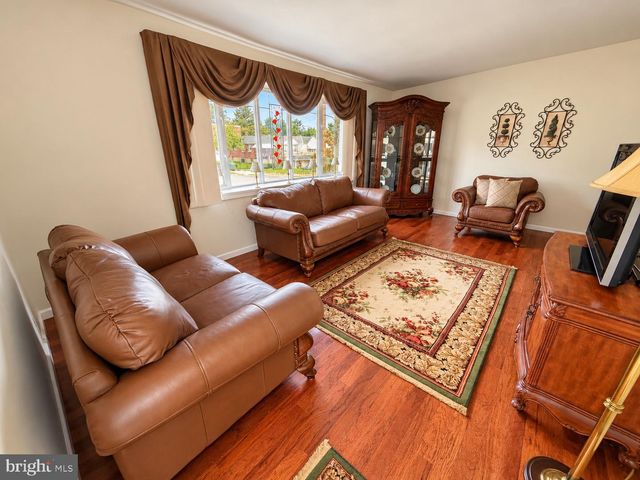534 DOMINO LN, Philadelphia, PA 19128