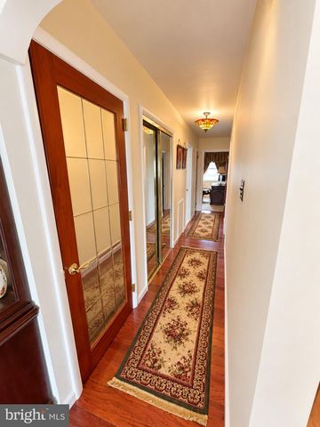 534 DOMINO LN, Philadelphia, PA 19128