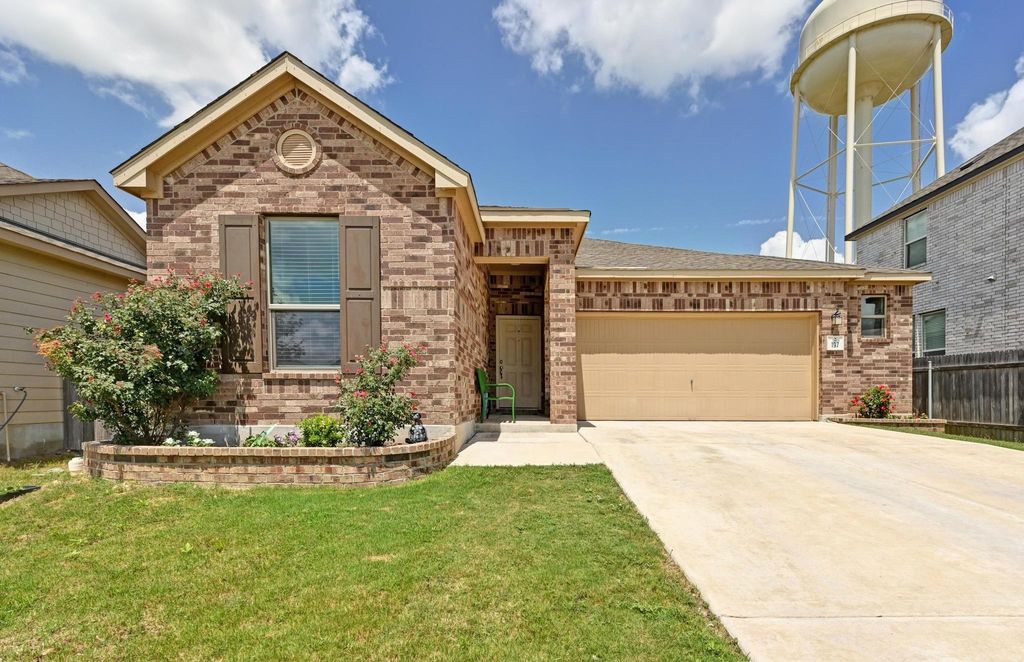 197 Crimson LN, Kyle, TX 78640