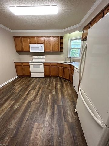 109 Three Notched RD, Yorktown, VA 23692