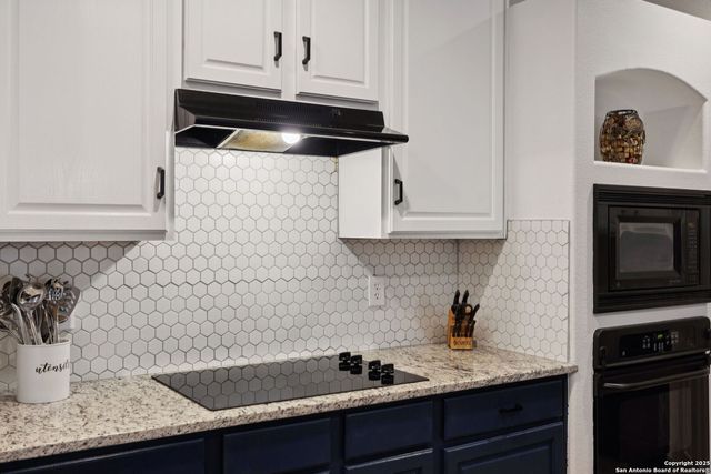 8819 Gustine, Helotes, TX 78023