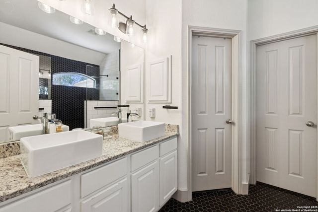 8819 Gustine, Helotes, TX 78023