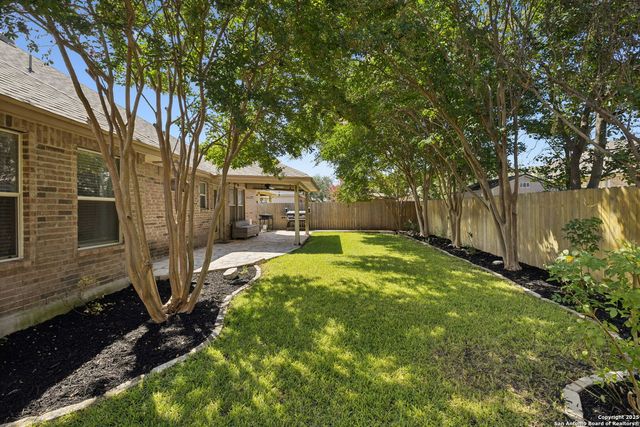 8819 Gustine, Helotes, TX 78023