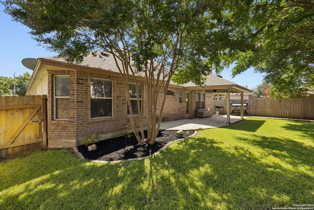 8819 Gustine, Helotes, TX 78023
