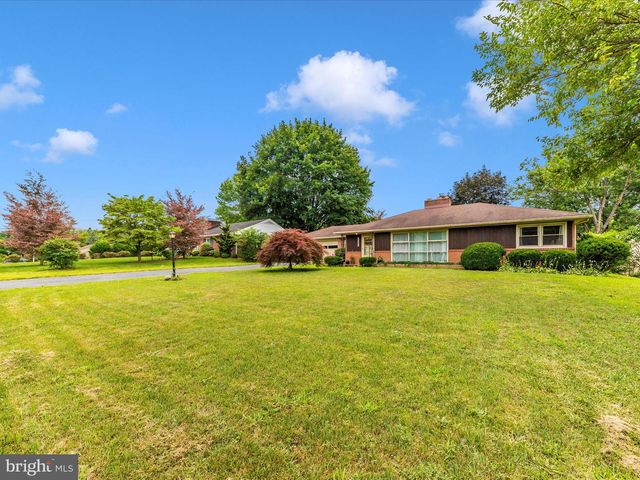 13318 APPLE HILL DR, Hagerstown, MD 21742