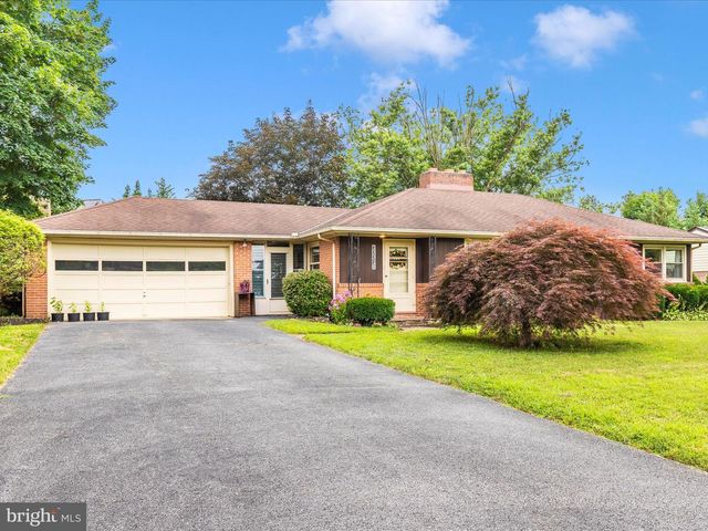 13318 APPLE HILL DR, Hagerstown, MD 21742
