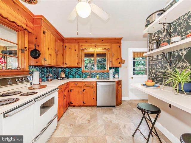 13318 APPLE HILL DR, Hagerstown, MD 21742