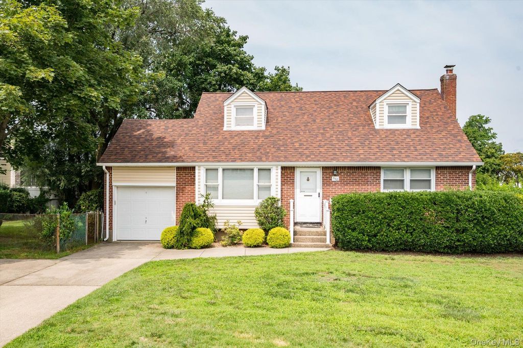 1162 Whitehall Lane, Wantagh, NY 11793 — exterior