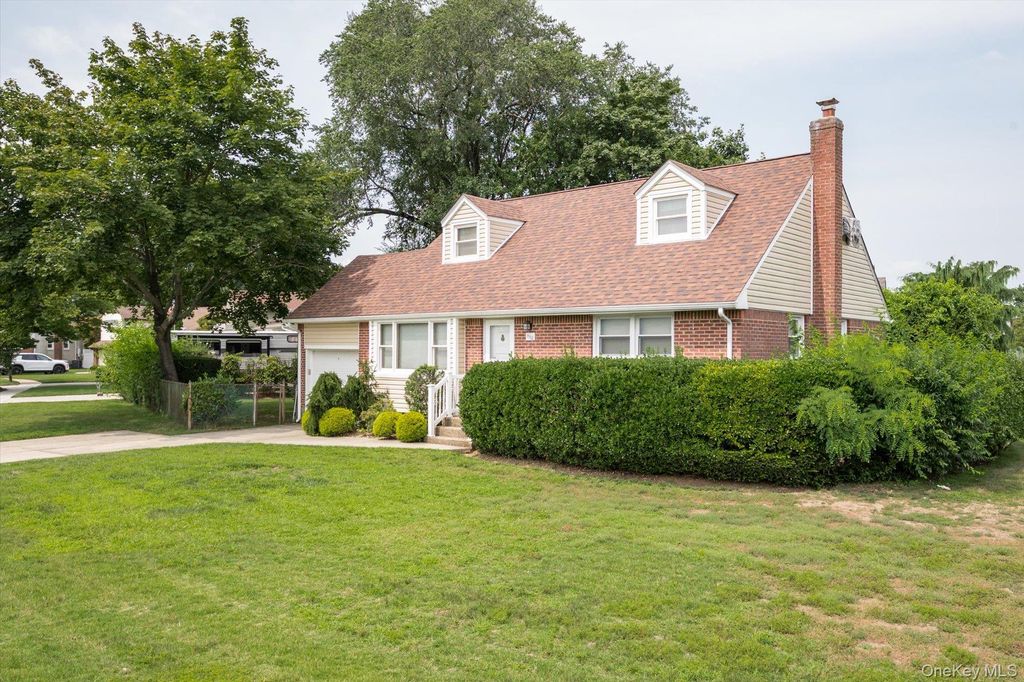 1162 Whitehall Lane, Wantagh, NY 11793 — photo 3