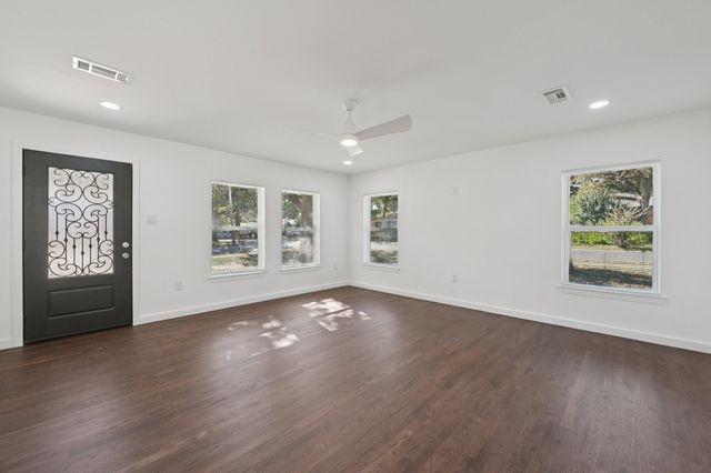 1428 Hawley Lane, Dallas, TX 75217