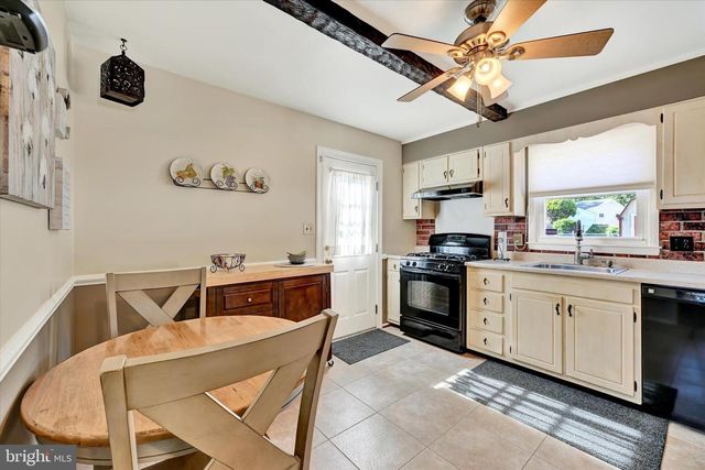 3 EYRE CT, Nottingham, MD 21236
