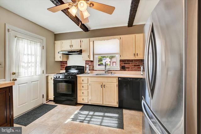 3 EYRE CT, Nottingham, MD 21236