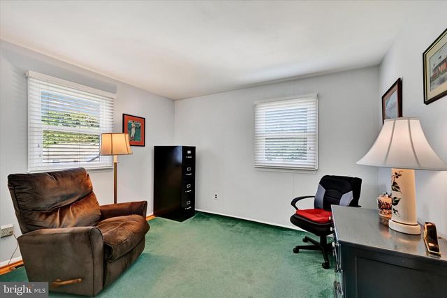 3 EYRE CT, Nottingham, MD 21236