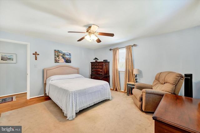 3 EYRE CT, Nottingham, MD 21236