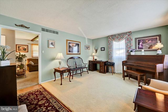 3 EYRE CT, Nottingham, MD 21236