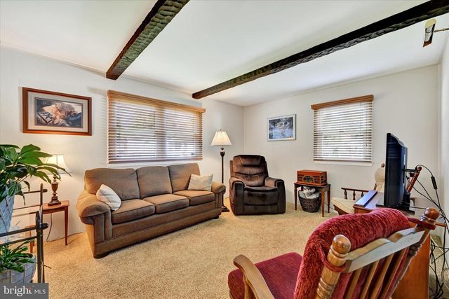 3 EYRE CT, Nottingham, MD 21236