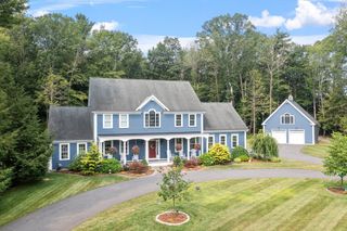16 Village Road, Pepperell, MA 01463