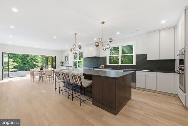 6801 CRUTCHFIELD ST, Falls Church, VA 22043