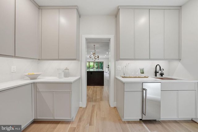 6801 CRUTCHFIELD ST, Falls Church, VA 22043