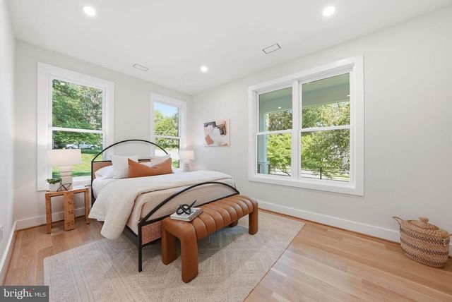 6801 CRUTCHFIELD ST, Falls Church, VA 22043