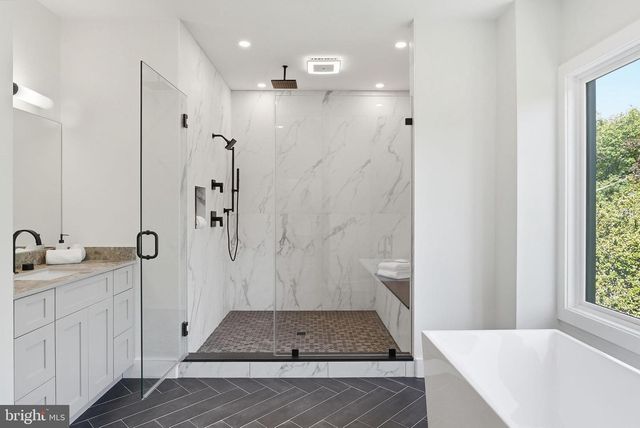 6801 CRUTCHFIELD ST, Falls Church, VA 22043