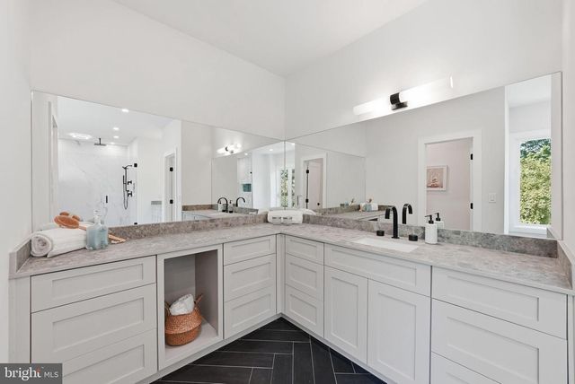 6801 CRUTCHFIELD ST, Falls Church, VA 22043
