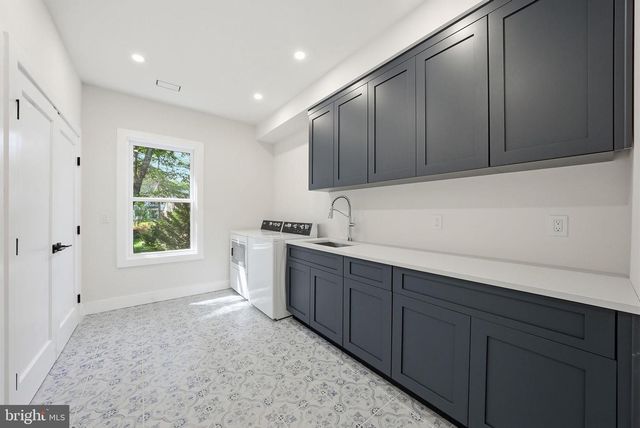 6801 CRUTCHFIELD ST, Falls Church, VA 22043