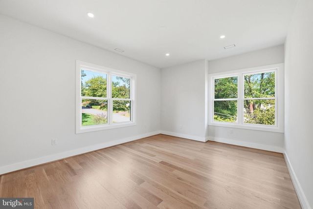 6801 CRUTCHFIELD ST, Falls Church, VA 22043