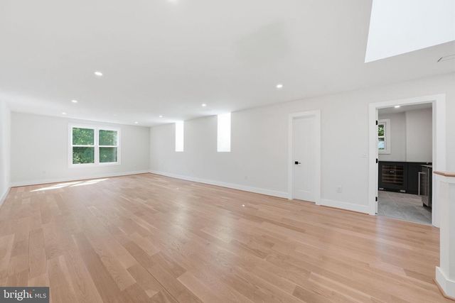 6801 CRUTCHFIELD ST, Falls Church, VA 22043