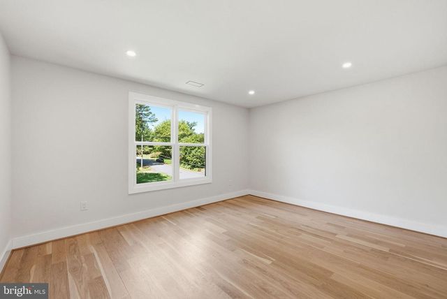 6801 CRUTCHFIELD ST, Falls Church, VA 22043