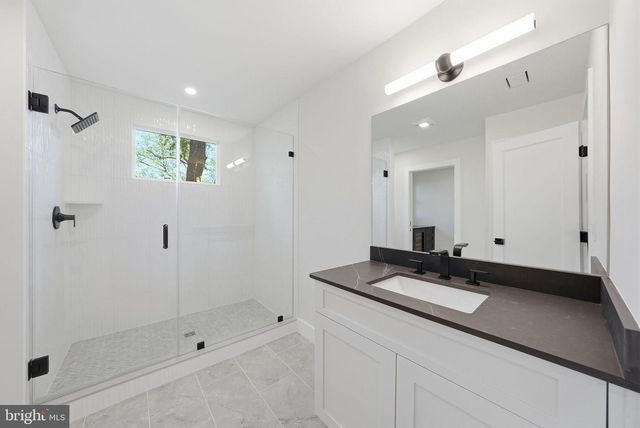6801 CRUTCHFIELD ST, Falls Church, VA 22043
