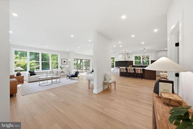 6801 CRUTCHFIELD ST, Falls Church, VA 22043
