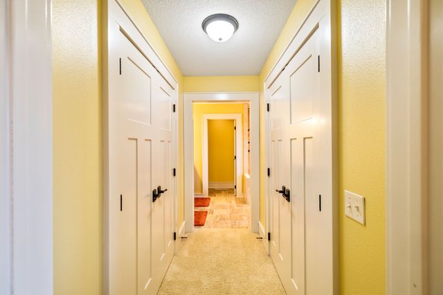 730 Country Side Lane, Pella, IA 50219