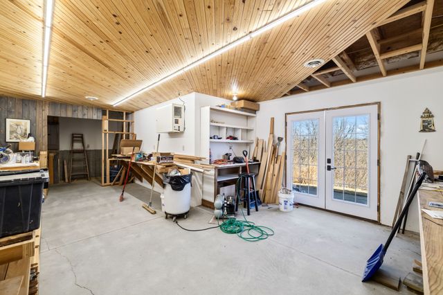 730 Country Side Lane, Pella, IA 50219