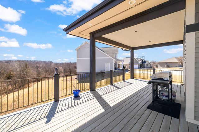 730 Country Side Lane, Pella, IA 50219