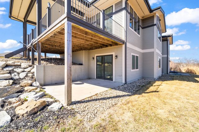 730 Country Side Lane, Pella, IA 50219