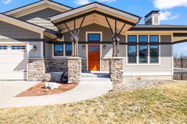 730 Country Side Lane, Pella, IA 50219