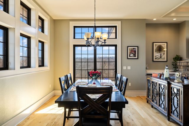 730 Country Side Lane, Pella, IA 50219