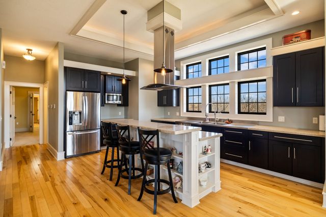 730 Country Side Lane, Pella, IA 50219