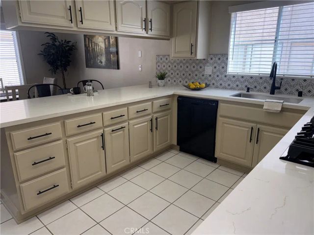 818 S Averill 2, San Pedro, CA 90732