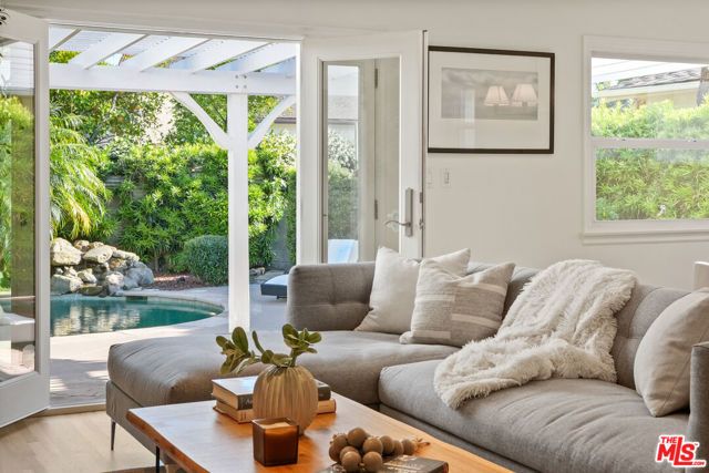 12540 Albers Street, Valley Village, CA 91607