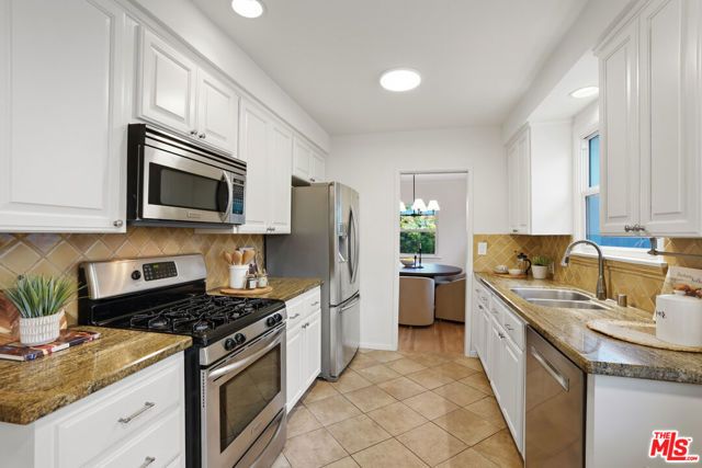 12540 Albers Street, Valley Village, CA 91607