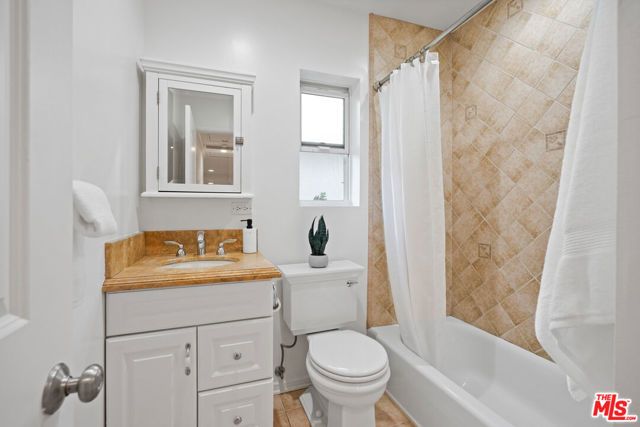 12540 Albers Street, Valley Village, CA 91607