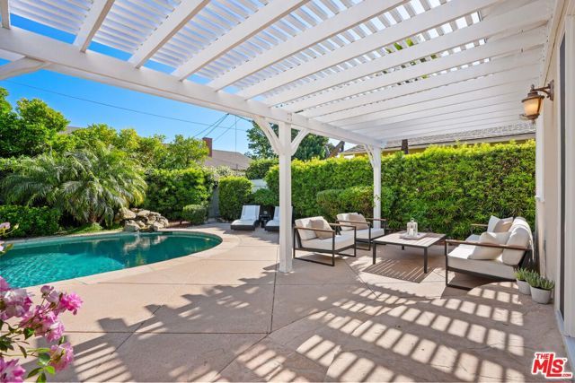 12540 Albers Street, Valley Village, CA 91607
