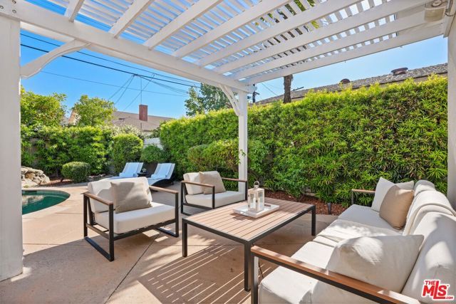 12540 Albers Street, Valley Village, CA 91607