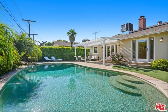 12540 Albers Street, Valley Village, CA 91607