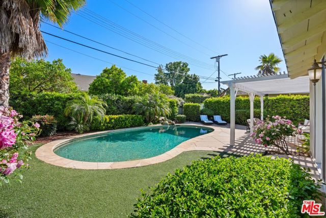 12540 Albers Street, Valley Village, CA 91607