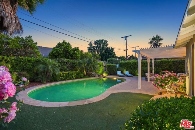 12540 Albers Street, Valley Village, CA 91607