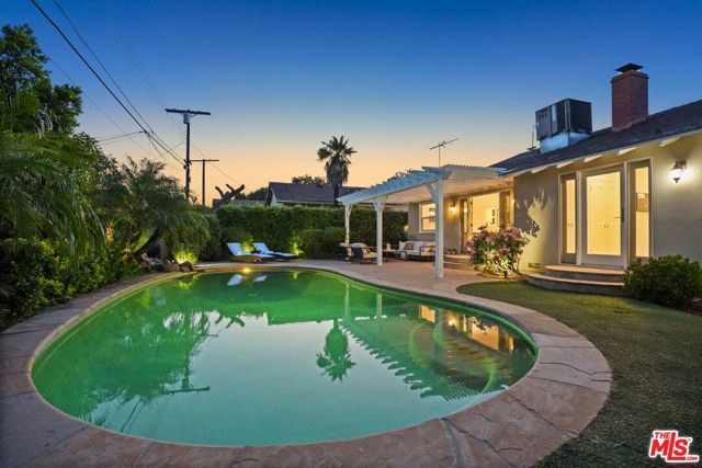 12540 Albers Street, Valley Village, CA 91607