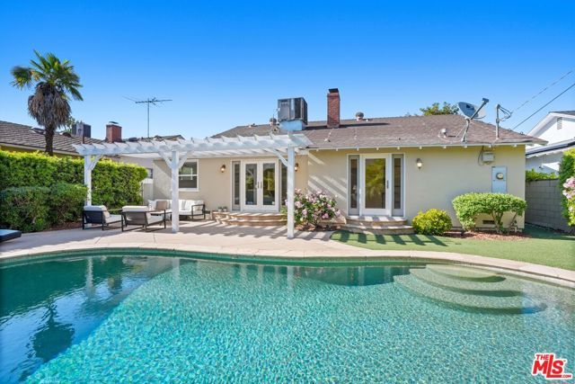 12540 Albers Street, Valley Village, CA 91607